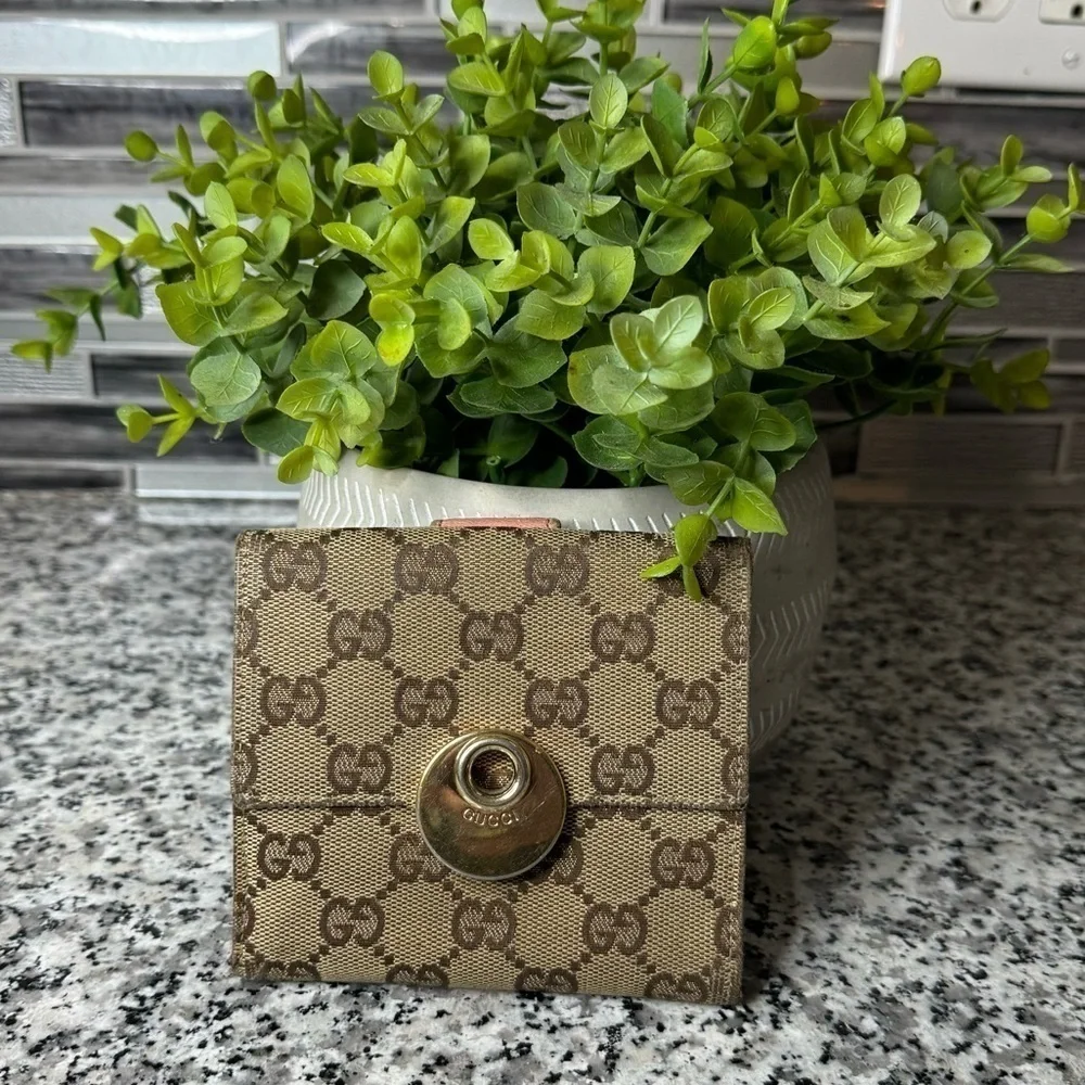 Gucci | Eclipse GG Canvas Compact Wallet - Picture 2 of 14